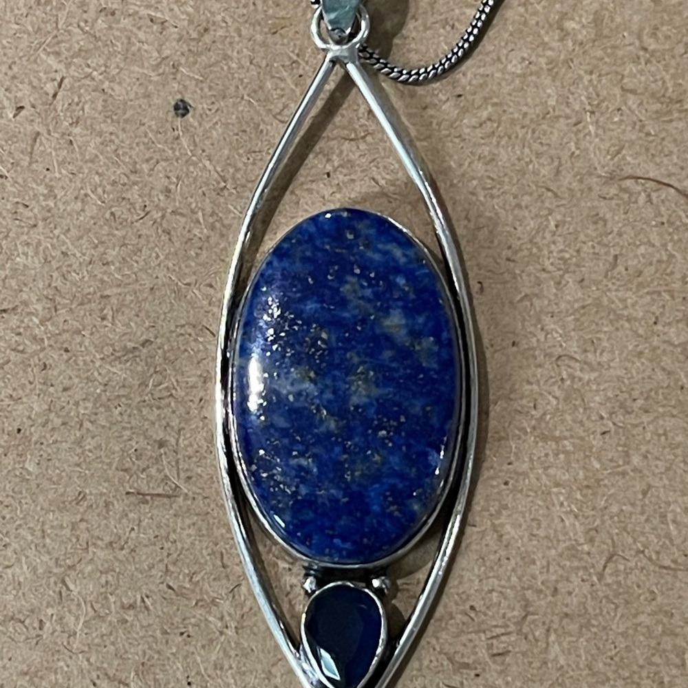 Elegant Lapis Lazuli Pendant Necklace